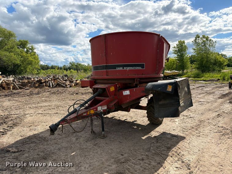 image for item DQ7903 Case 8610 bale processor