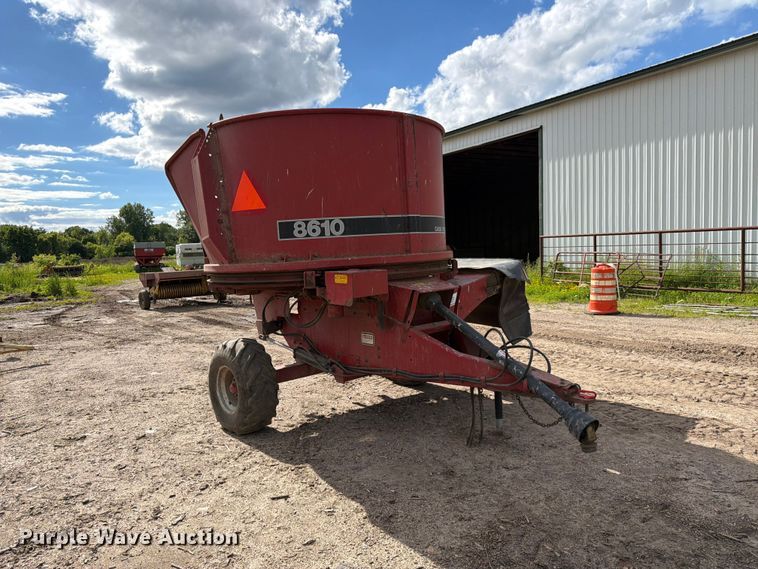 image for item DQ7903 Case 8610 bale processor