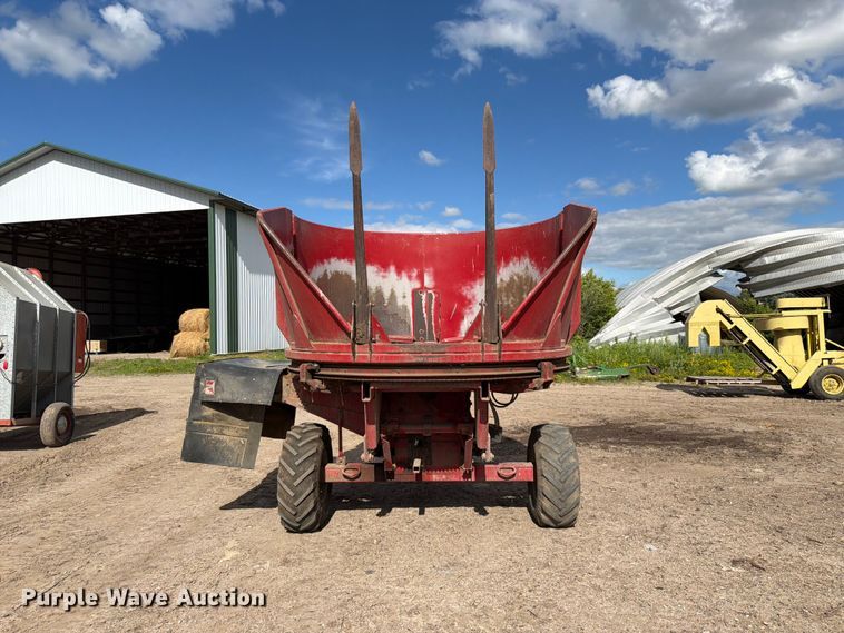 image for item DQ7903 Case 8610 bale processor