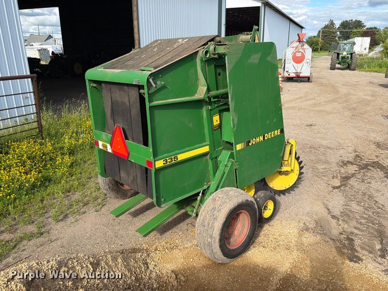image for item DQ7904 John Deere 335 round baler