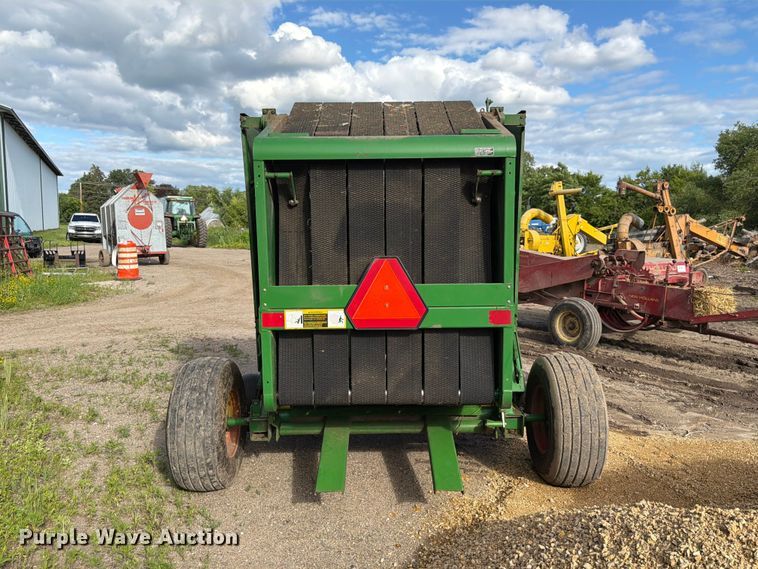 image for item DQ7904 John Deere 335 round baler