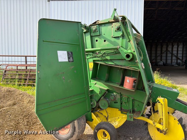 image for item DQ7904 John Deere 335 round baler