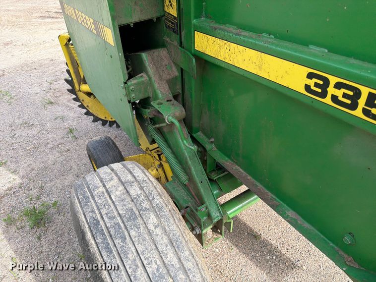 image for item DQ7904 John Deere 335 round baler