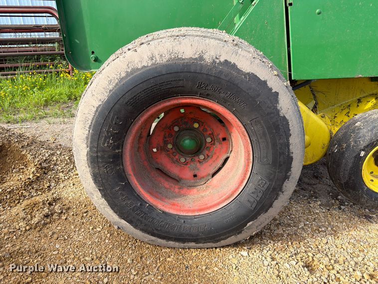 image for item DQ7904 John Deere 335 round baler