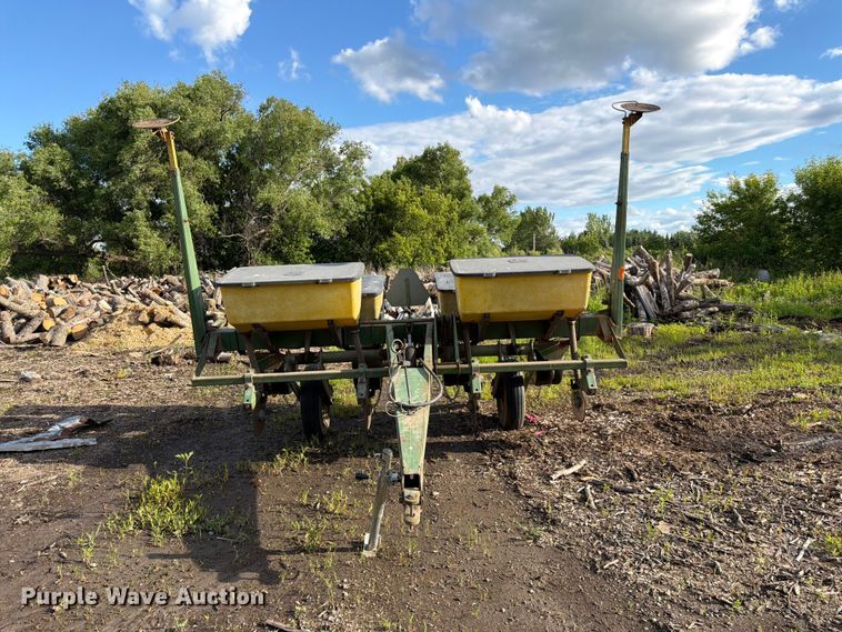 image for item DQ7905 John Deere P7000 planter