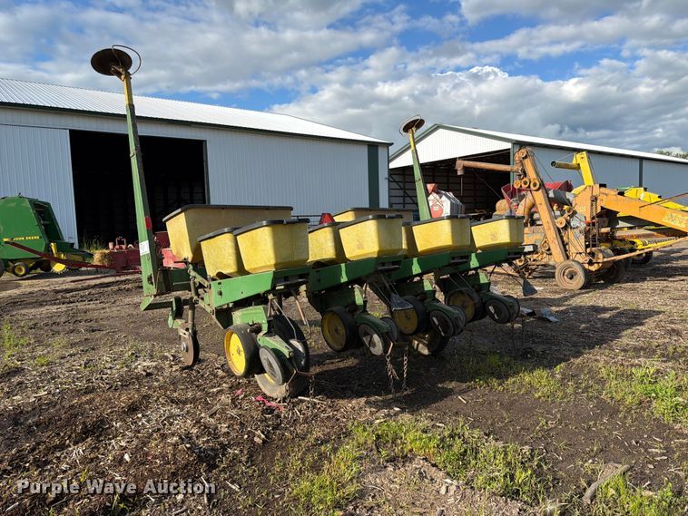 image for item DQ7905 John Deere P7000 planter
