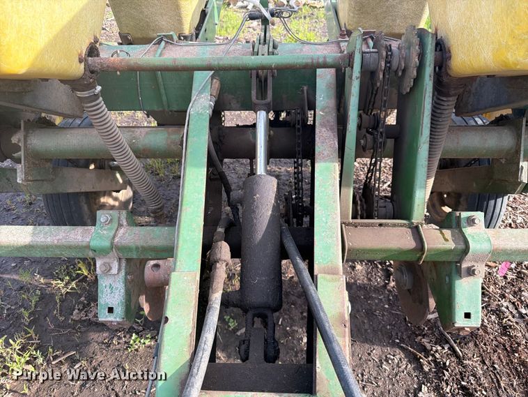 image for item DQ7905 John Deere P7000 planter