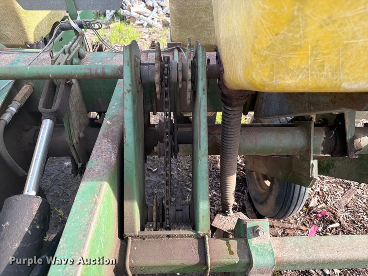 image for item DQ7905 John Deere P7000 planter