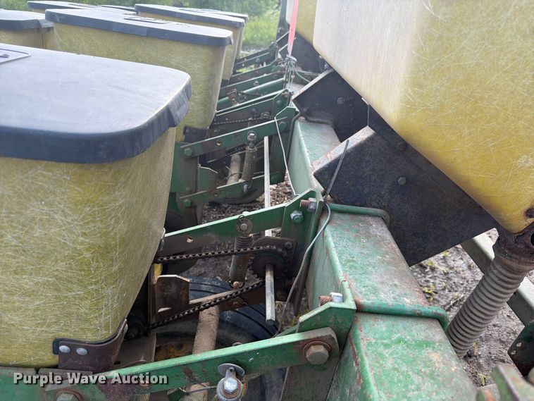 image for item DQ7905 John Deere P7000 planter