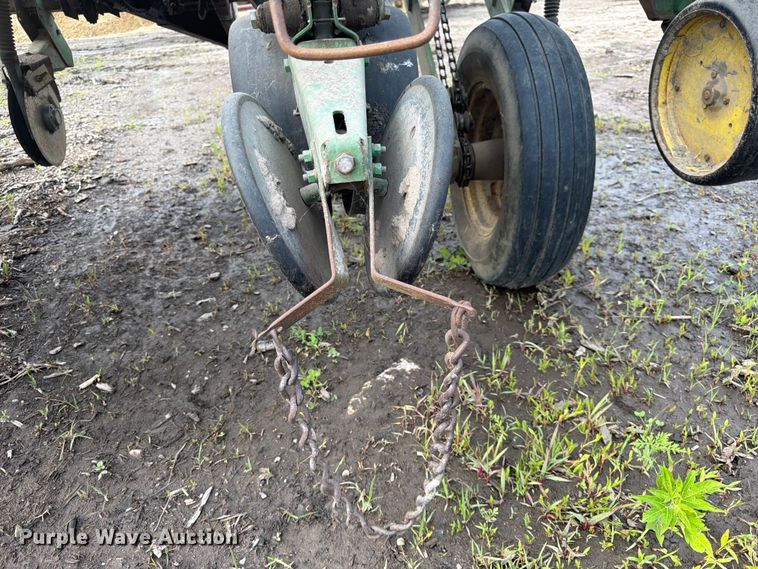 image for item DQ7905 John Deere P7000 planter