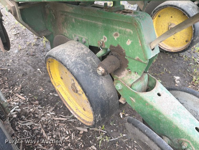 image for item DQ7905 John Deere P7000 planter