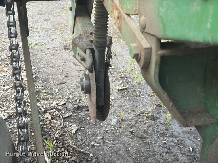 image for item DQ7905 John Deere P7000 planter
