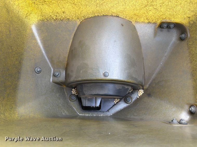 image for item DQ7905 John Deere P7000 planter