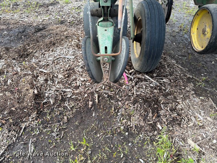 image for item DQ7905 John Deere P7000 planter