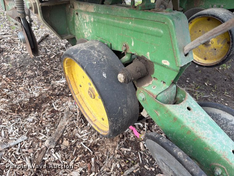 image for item DQ7905 John Deere P7000 planter
