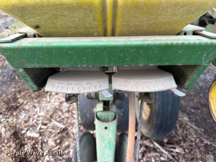 image for item DQ7905 John Deere P7000 planter