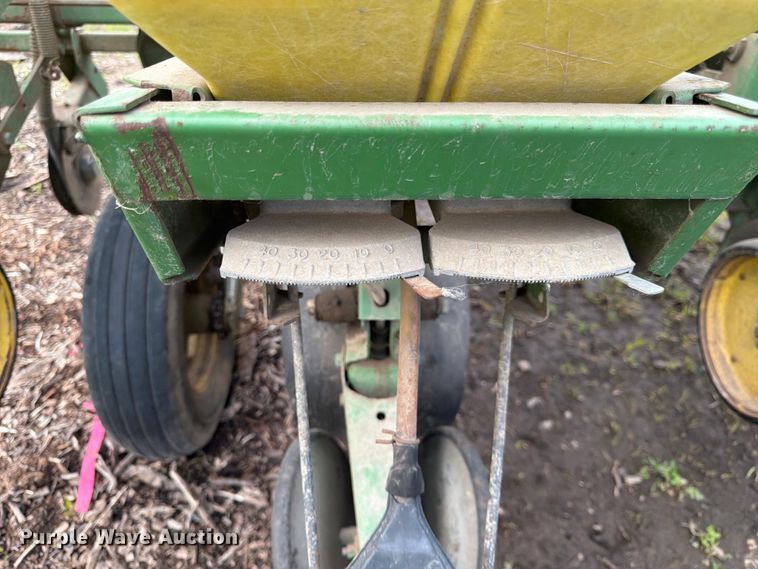 image for item DQ7905 John Deere P7000 planter