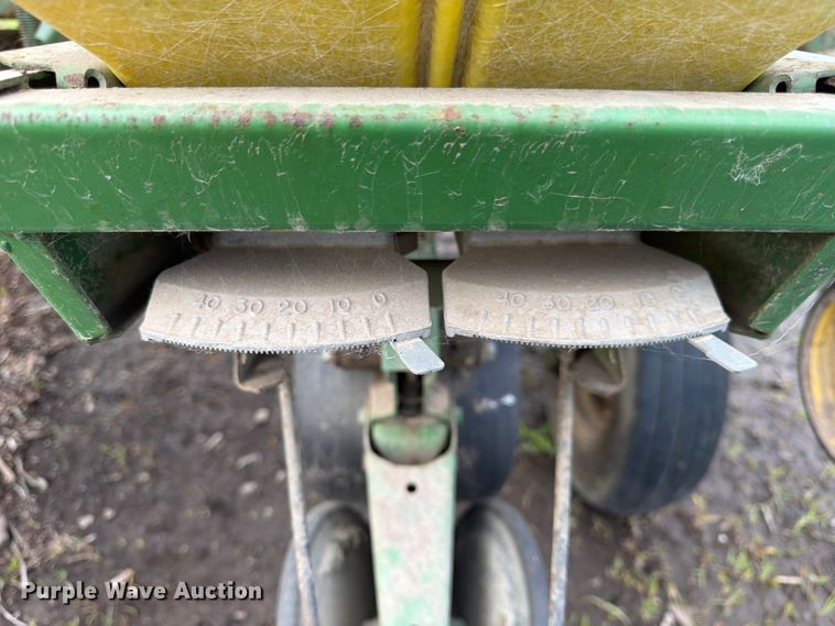 image for item DQ7905 John Deere P7000 planter