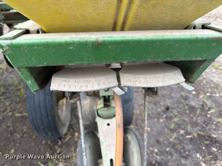 image for item DQ7905 John Deere P7000 planter