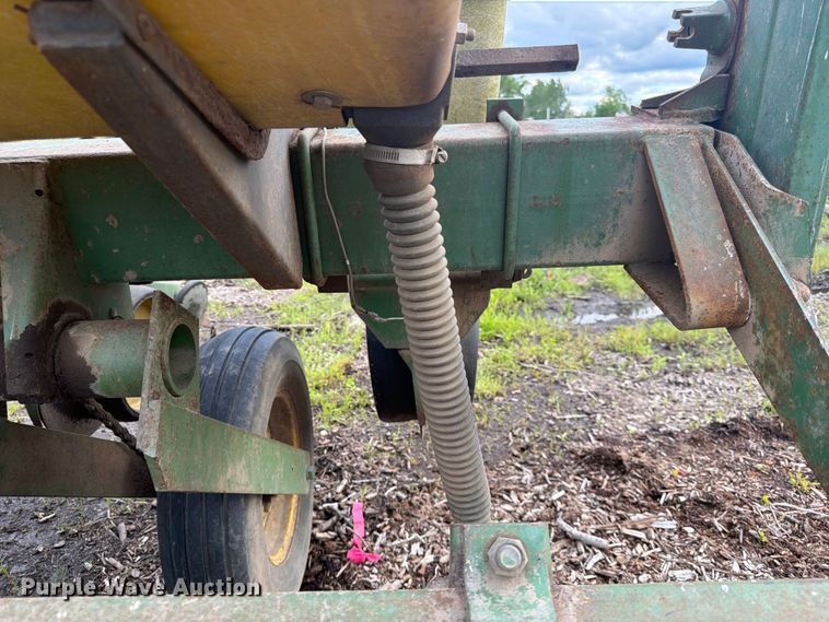 image for item DQ7905 John Deere P7000 planter