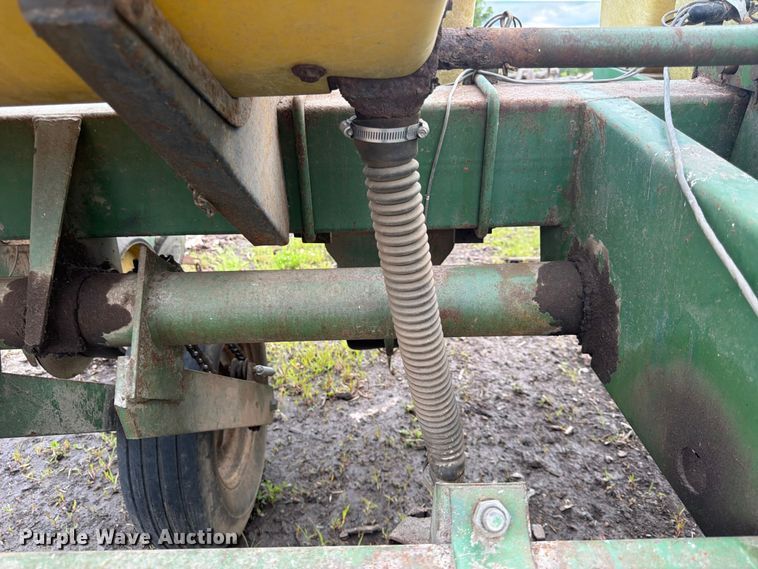 image for item DQ7905 John Deere P7000 planter
