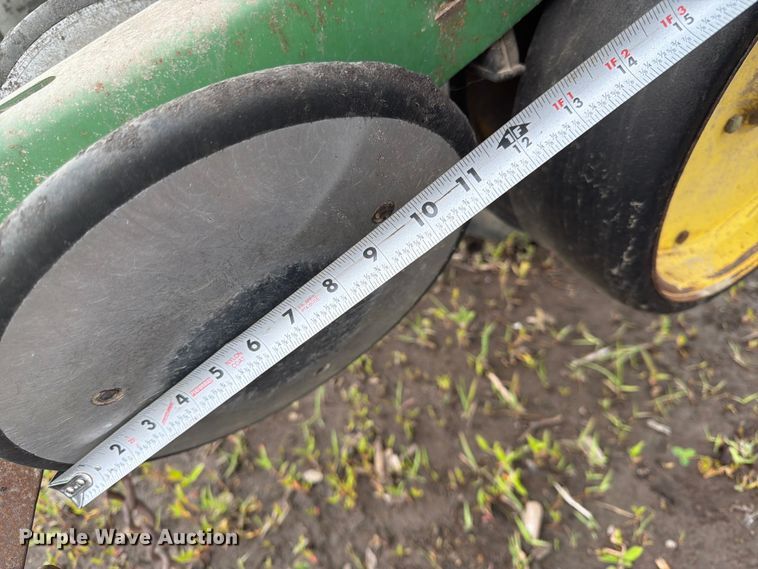 image for item DQ7905 John Deere P7000 planter