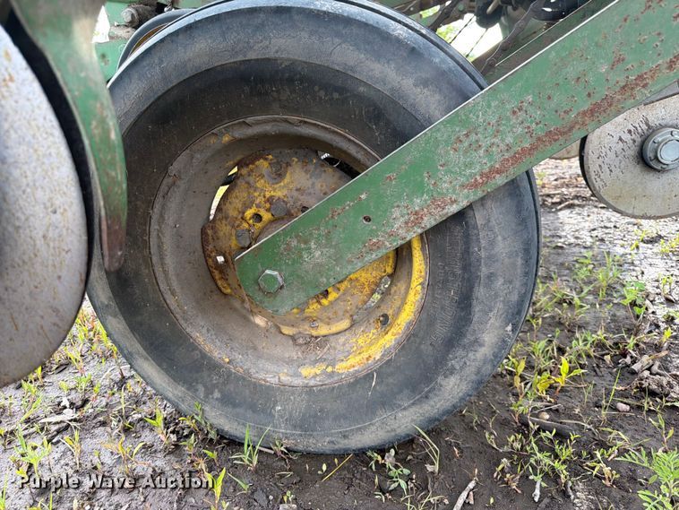 image for item DQ7905 John Deere P7000 planter