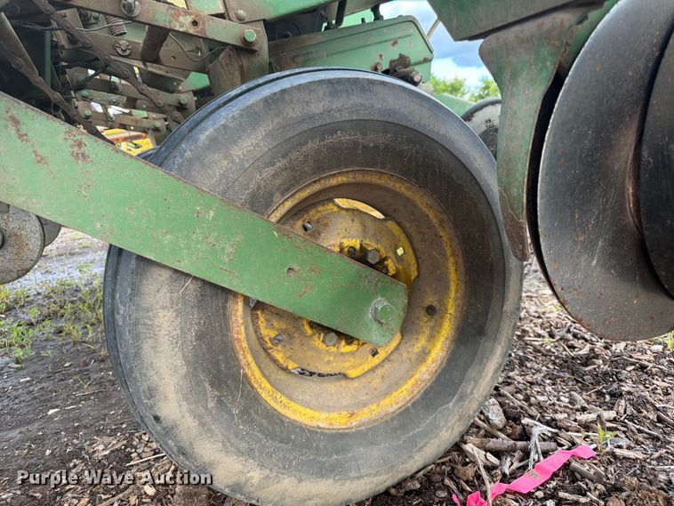 image for item DQ7905 John Deere P7000 planter