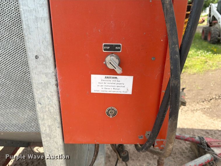 image for item DQ7907 American 1503T grain dryer