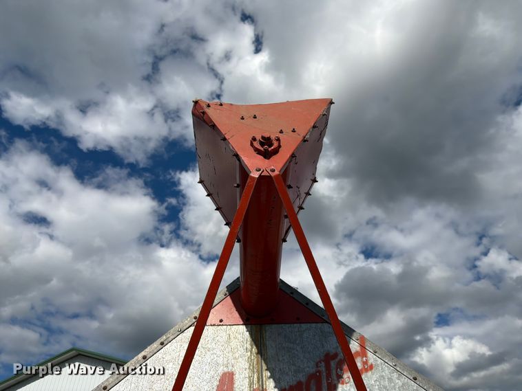 image for item DQ7907 American 1503T grain dryer