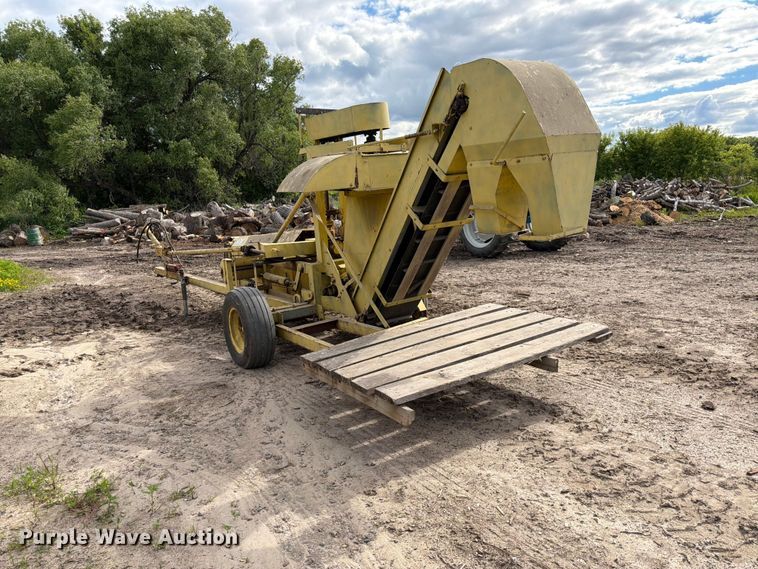 image for item DQ7908 Oxbo BH100 bean harvester