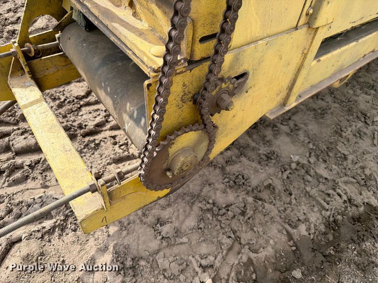 image for item DQ7908 Oxbo BH100 bean harvester