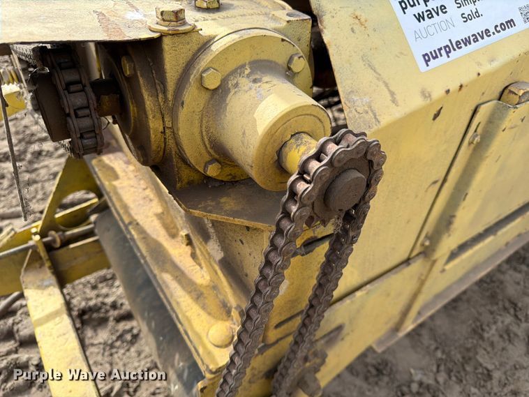 image for item DQ7908 Oxbo BH100 bean harvester