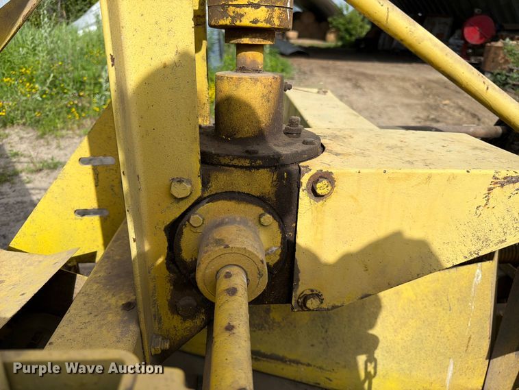 image for item DQ7908 Oxbo BH100 bean harvester