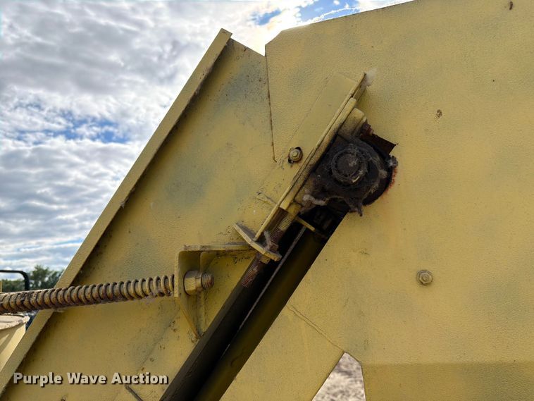 image for item DQ7908 Oxbo BH100 bean harvester