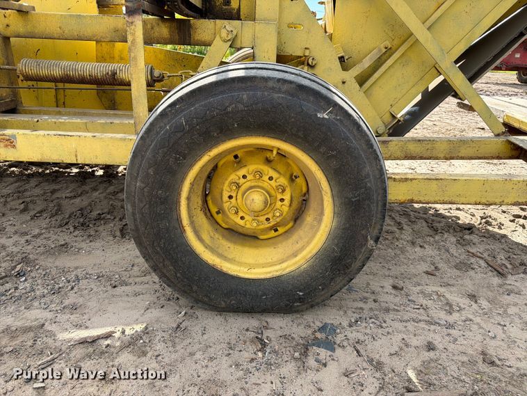 image for item DQ7908 Oxbo BH100 bean harvester