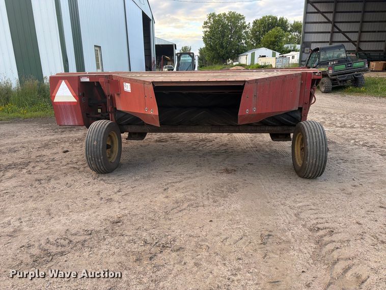 image for item DQ7909 New Holland 492 sickle mower
