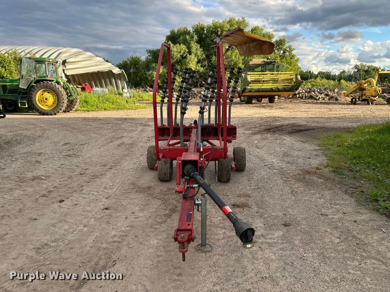 image for item DQ7910 2013 H&S RR420 hay rake