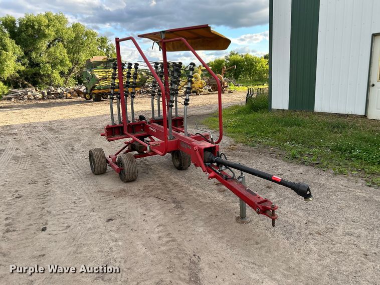 image for item DQ7910 2013 H&S RR420 hay rake