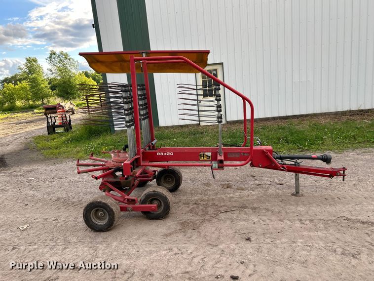image for item DQ7910 2013 H&S RR420 hay rake