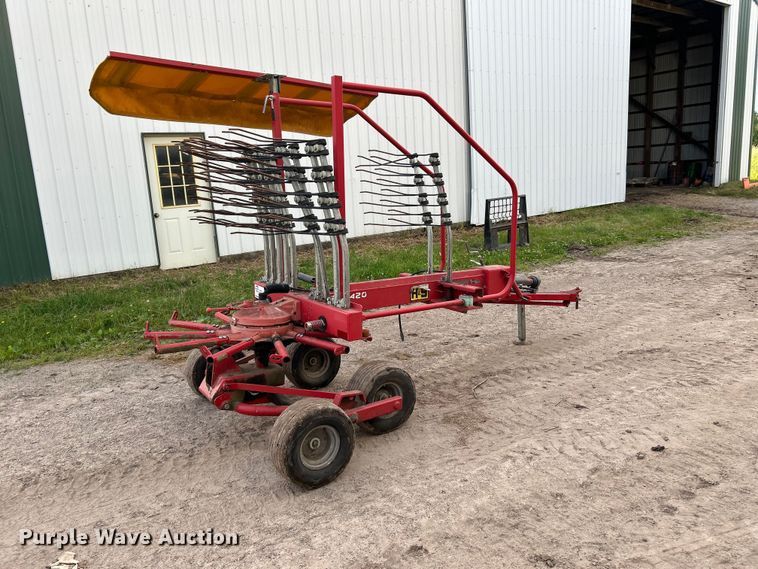image for item DQ7910 2013 H&S RR420 hay rake