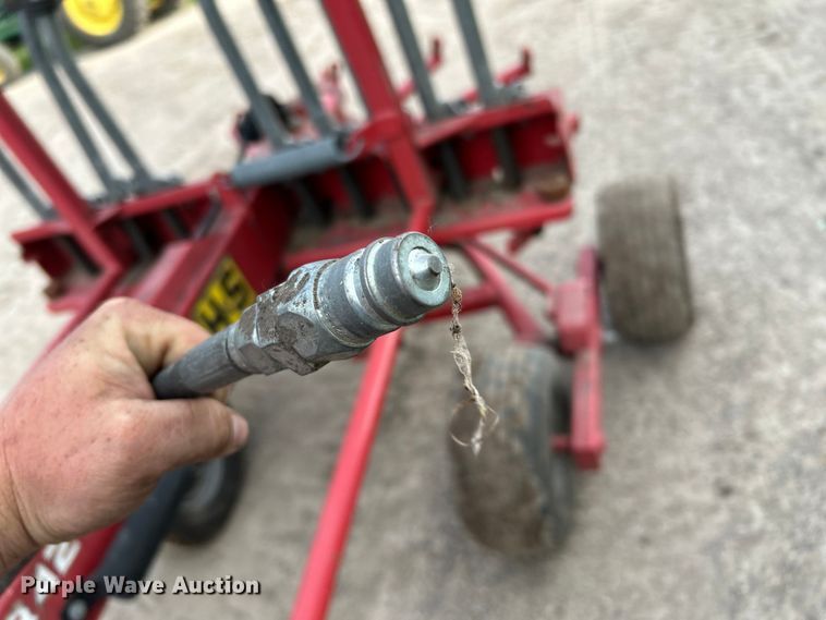 image for item DQ7910 2013 H&S RR420 hay rake