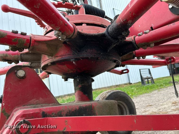image for item DQ7910 2013 H&S RR420 hay rake