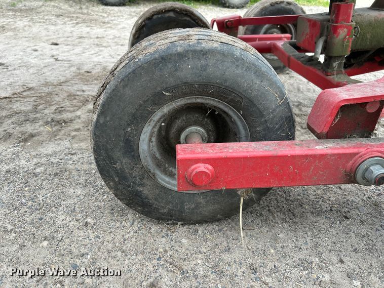 image for item DQ7910 2013 H&S RR420 hay rake