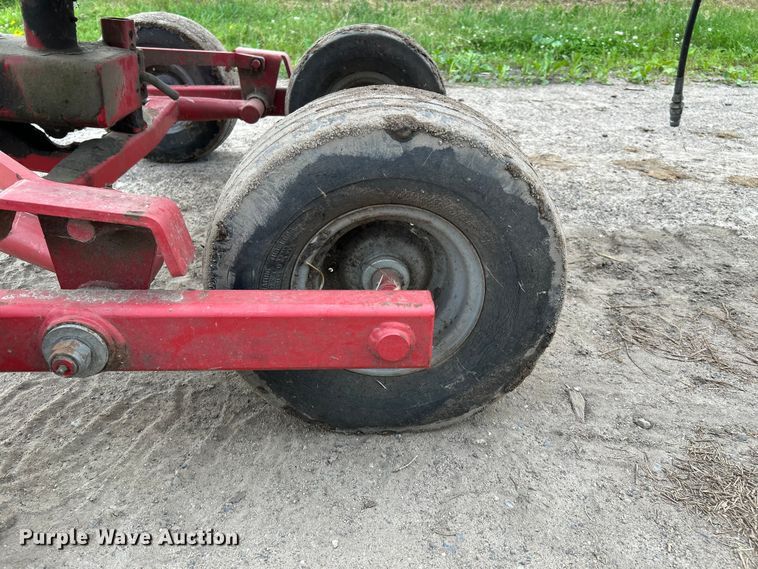 image for item DQ7910 2013 H&S RR420 hay rake