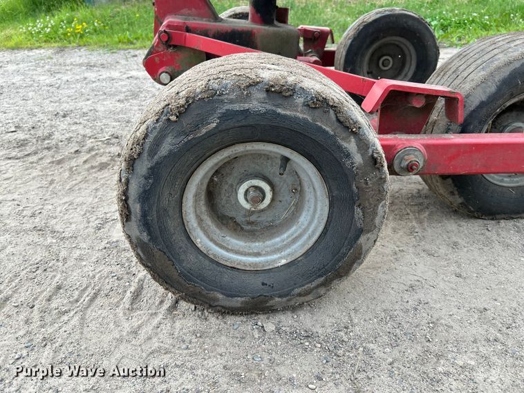 image for item DQ7910 2013 H&S RR420 hay rake