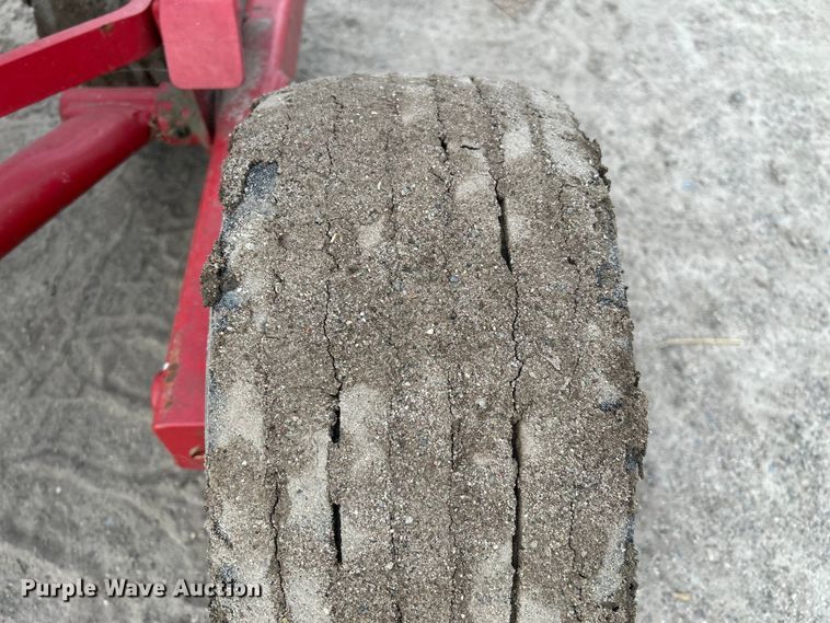 image for item DQ7910 2013 H&S RR420 hay rake