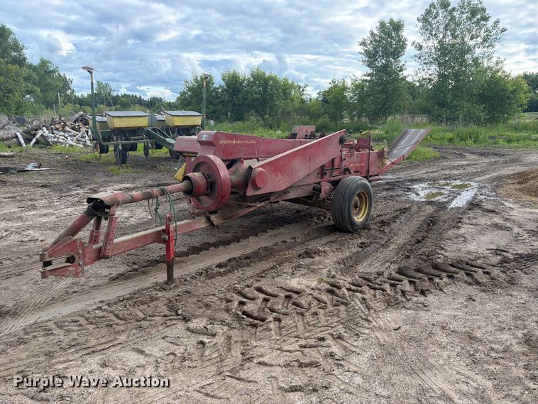 image for item DQ7911 New Holland 273 small square baler