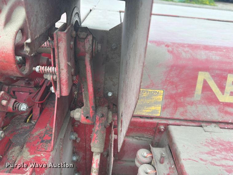 image for item DQ7911 New Holland 273 small square baler
