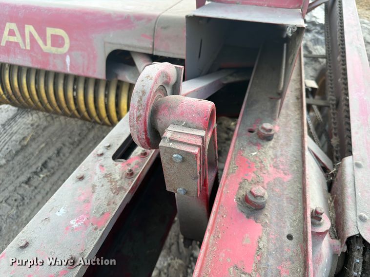 image for item DQ7911 New Holland 273 small square baler